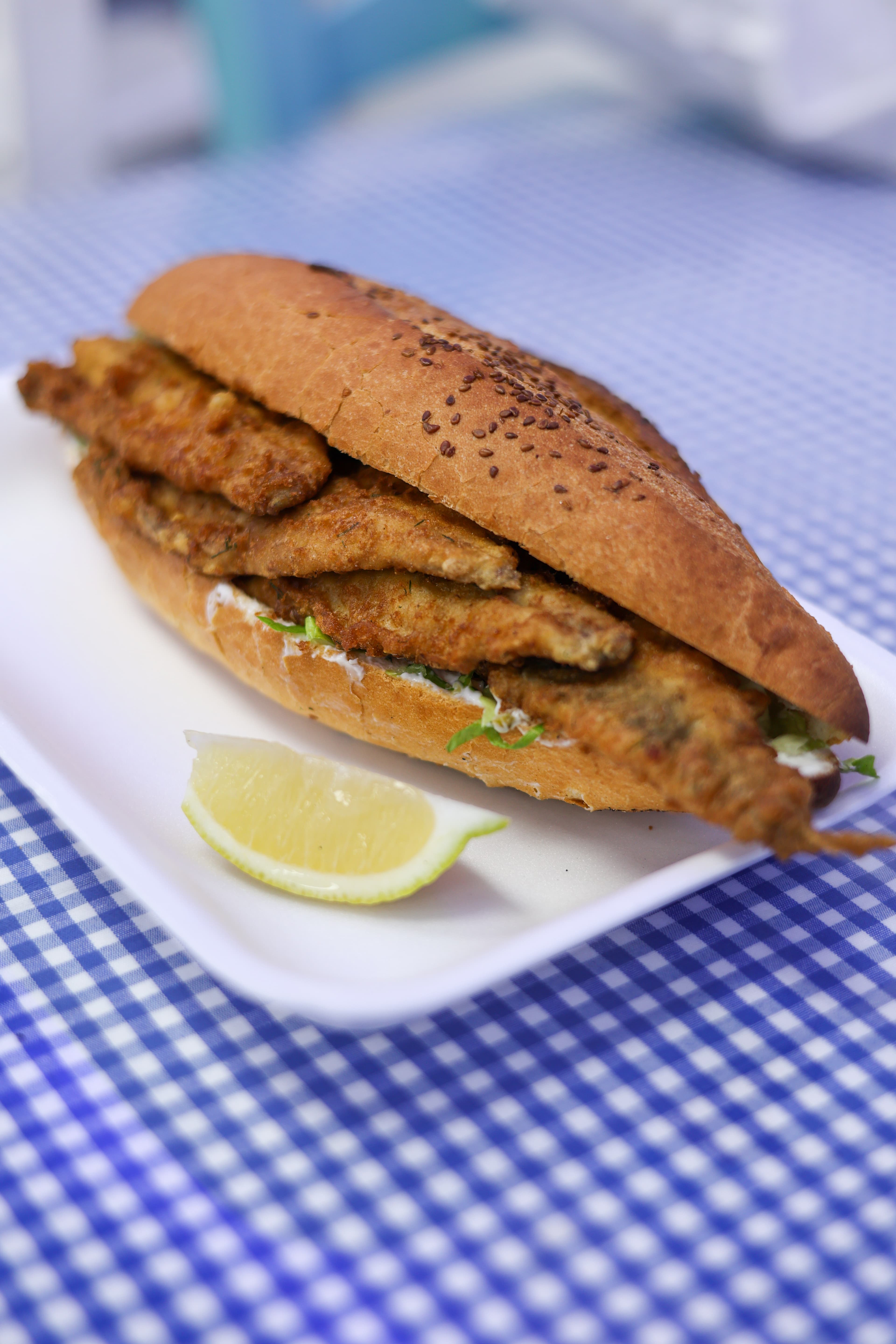 Sardalya Ekmek Arası